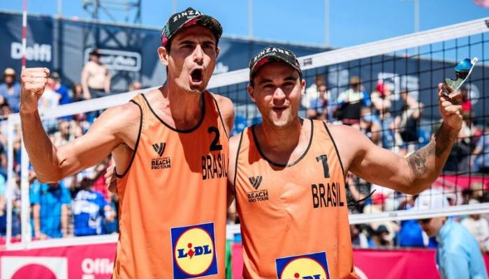 Capixaba André Stein conquista medalha no circuito mundial de vôlei de praia