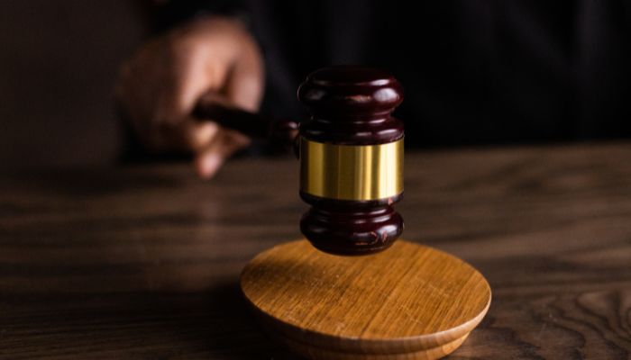 Demitido por igreja diz que foi alvo de homofobia