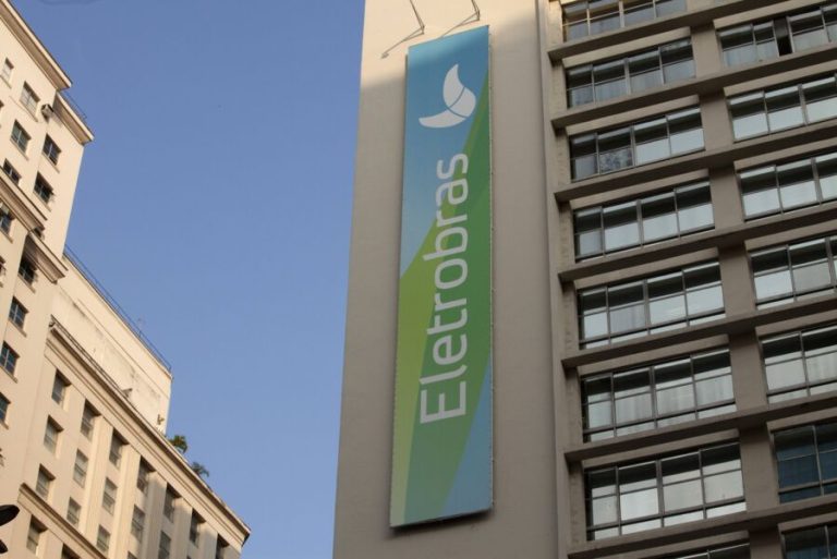Reserva de ações da Eletrobras com FGTS termina ao meio-dia de hoje