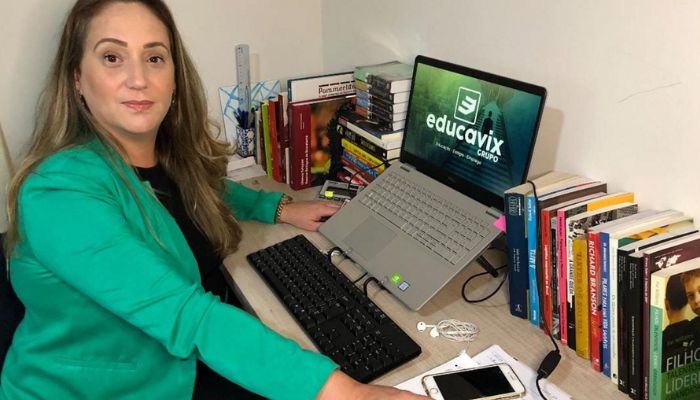 Mais de 2 mil vagas de emprego com salário de até R$ 15 mil