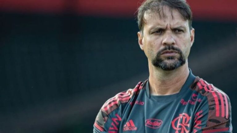 Vasco contrata Maurício Souza, ex-auxiliar do Flamengo, para suceder Zé Ricardo
