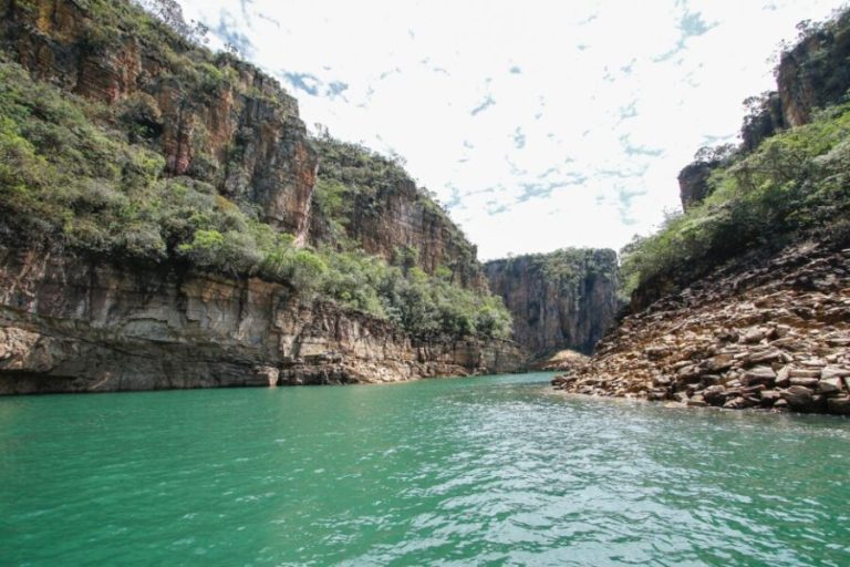 Acidente com embarcação em Capitólio (MG) deixa dois mortos