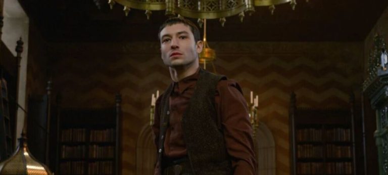 Ezra Miller não deve permanecer no papel de Flash