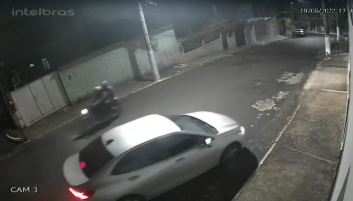 Enfermeira grávida de 8 meses é assaltada por bandido armado e tem carro roubado
