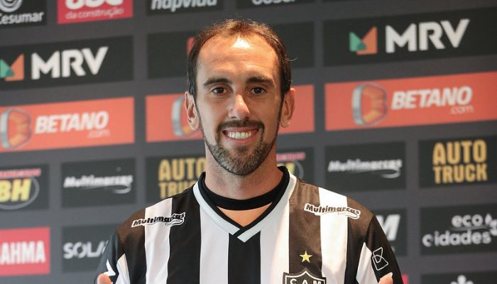 Após deixar o Atlético-MG, Diego Godín acerta ida para o Vélez Sarsfield