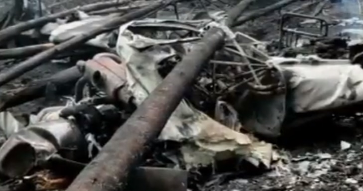 Três pessoas morrem carbonizadas em queda de avião