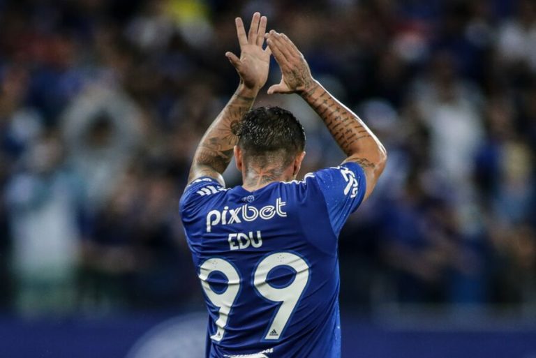 Cruzeiro vence no Mineirão e amplia vantagem na liderança da Série B
