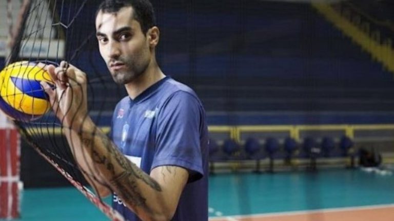 Douglas Souza volta ao vôlei após depressão e anúncio de aposentadoria