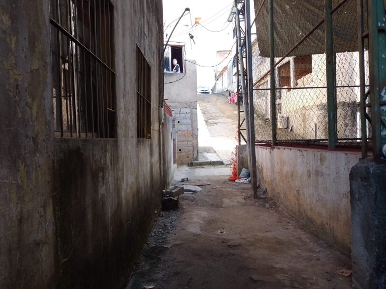 Adolescente tem casa invadida e sofre tentativa de estupro em Cariacica