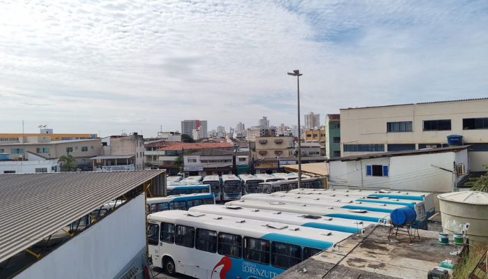 Paralisação de motoristas e cobradores deixa usuários de ônibus a pé no ES