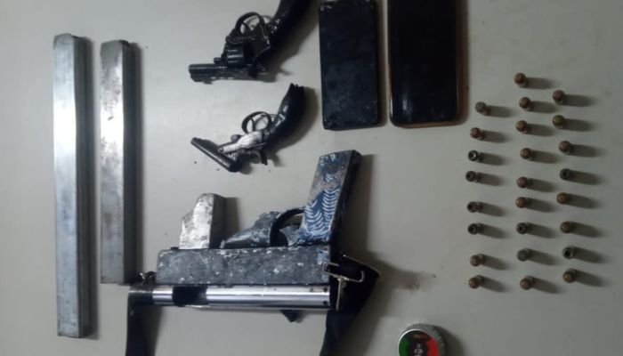 Dois homens são presos e armas são apreendidas pela polícia em Colatina