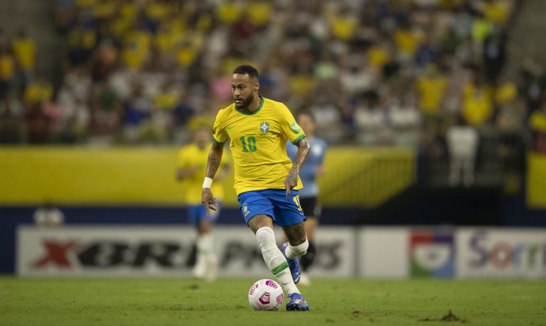 Neymar é comunicado pelo PSG de que não está mais nos planos do clube