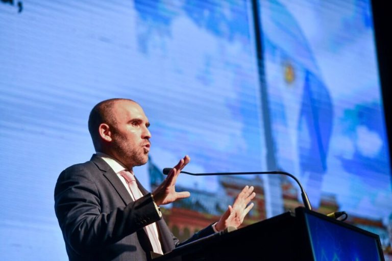 Ministro da Economia da Argentina renuncia ao cargo