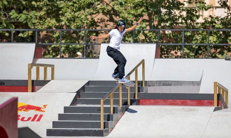 Rayssa Leal e Pâmela Rosa disputam final do pré-olímpico de skate