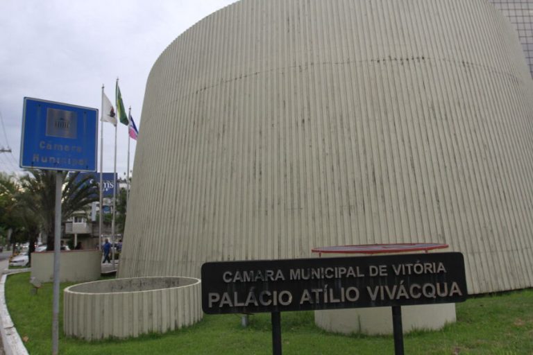 Câmara de Vitória aprova reajuste total de 12,36% para servidores municipais