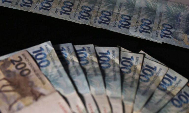 Salário mínimo ideal em junho deveria ter sido R$ 6.527,67, afirma estudo