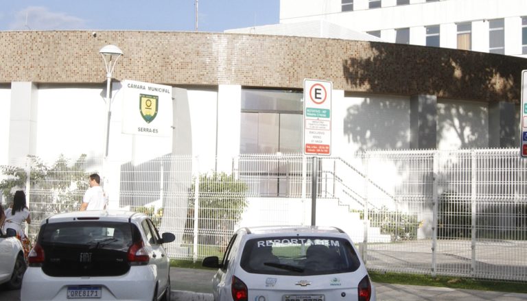 Serra aprova projeto que dá desconto no IPTU para imóveis com energia solar