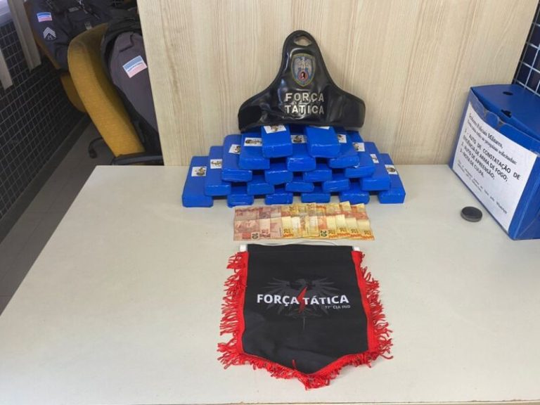 Homem de 24 anos é preso com 20 tabletes de maconha em Vila Velha