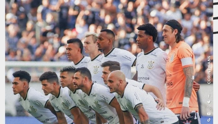 Corinthians vence Fla com gol contra de Rodinei e encosta no topo da tabela