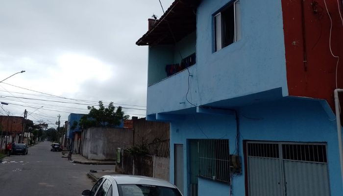 Carreteiro é baleado na frente de criança de 2 anos na Serra