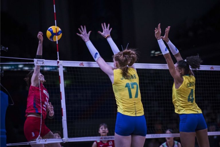 Seleção brasileira de vôlei vence o Japão e vai à semi da Liga das Nações