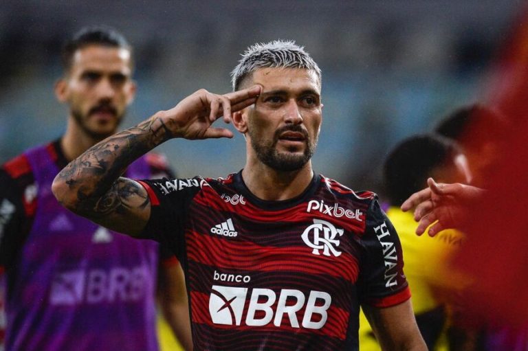 Flamengo vence e elimina Atlético-MG na Copa do Brasil