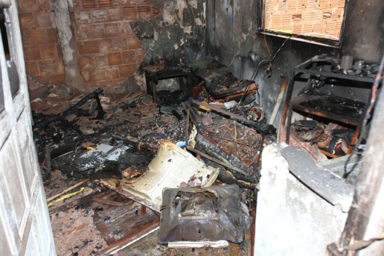 Incêndio deixa duas mulheres e uma criança feridas