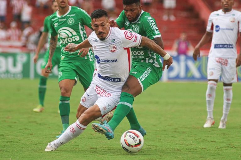 Chapecoense vence o Náutico nos Aflitos com gol nos acréscimos pela Série B