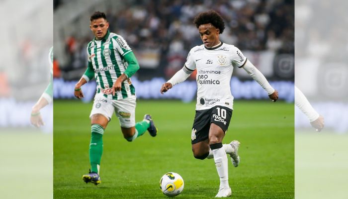 Corinthians ganha, vira vice-líder e tem boa impressão de trio de ataque