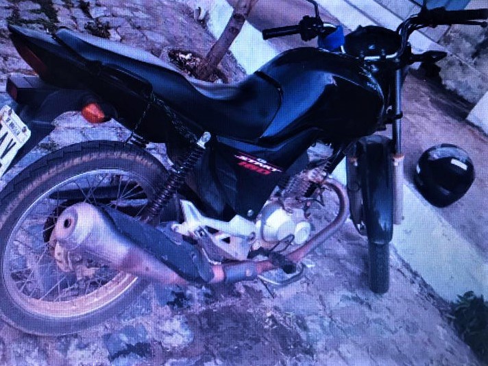 Homem rouba moto e negocia o veículo em troca de uma vaca