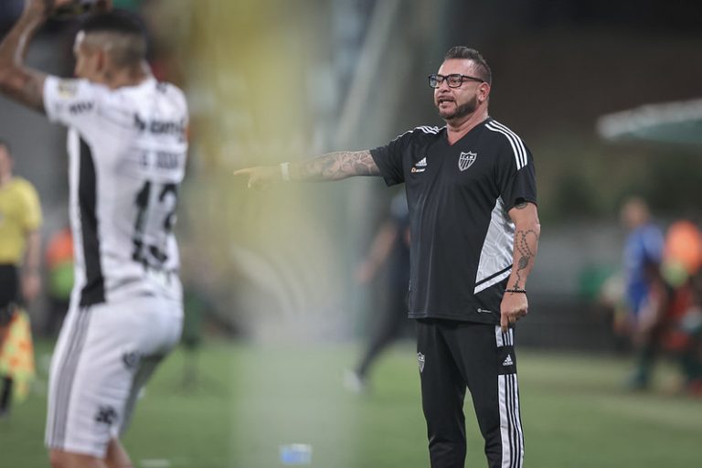 Turco Mohamed é demitido pelo Atlético-MG após empate com o Cuiabá