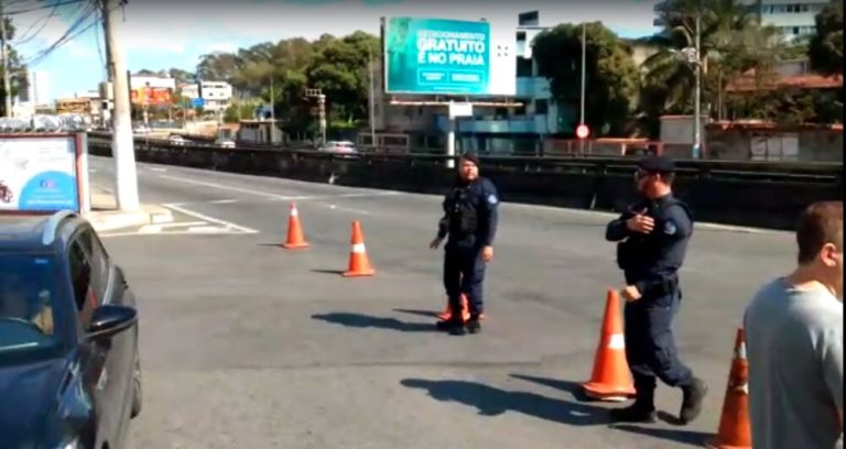 Trânsito segue interditado nos dois sentidos da Terceira Ponte