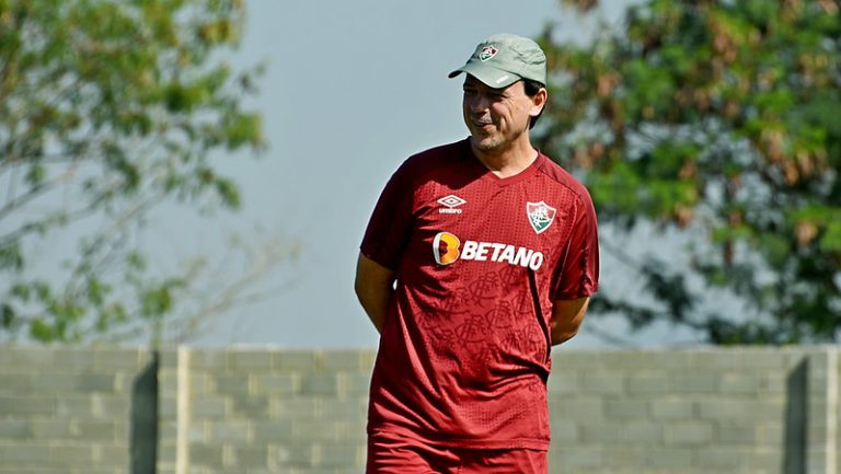 Fluminense explora elenco, mas busca corrigir falhas