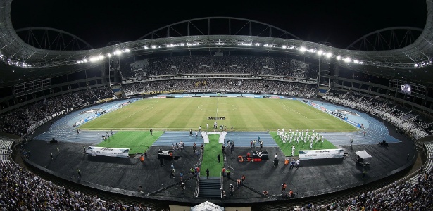Estádio do Botafogo tem incidente com elevador que carregava atleta e torcedores