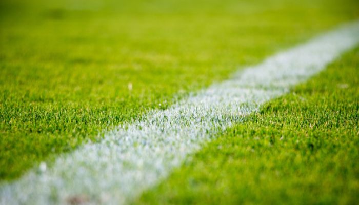 Menina consegue na Justiça direito de jogar futebol em torneio