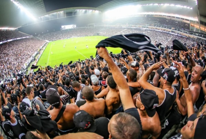 Corinthians assina com Caixa para pagar dívida de R$611 mi do estádio em 20 anos