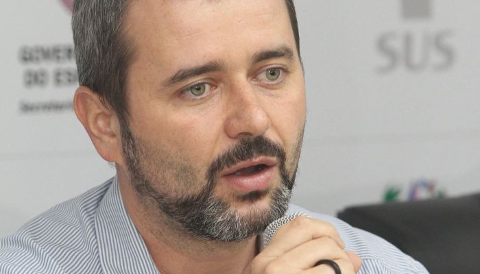 Secretário de Estado da Saúde é multado em R$ 53 mil
