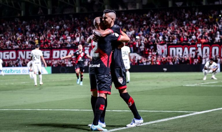 Atlético-GO vence Corinthians com golaço e abre vantagem na Copa do Brasil