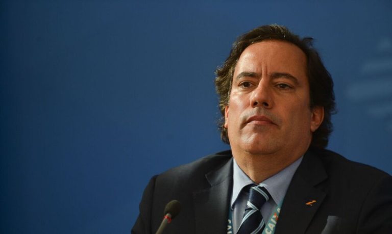 Caixa recebeu primeira denúncia contra Guimarães após 6 meses dele no cargo