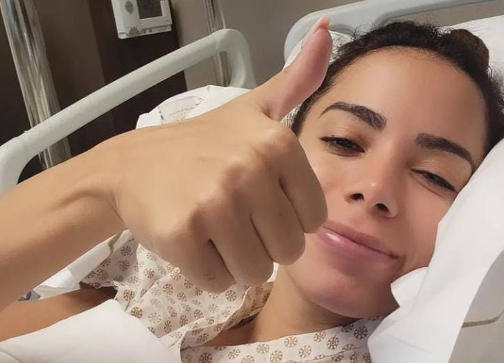Anitta é internada e se prepara para cirurgia para tratar endometriose