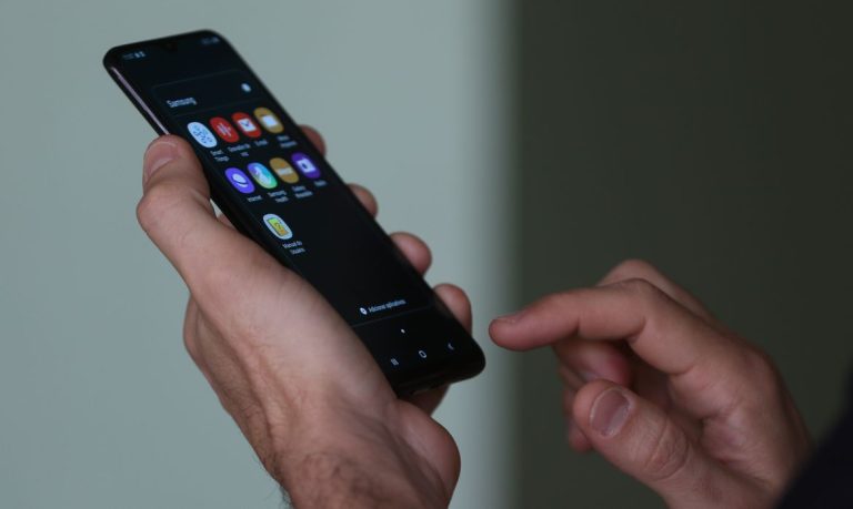 Usuários da Vivo relatam problemas para utilizar internet fixa e móvel no ES