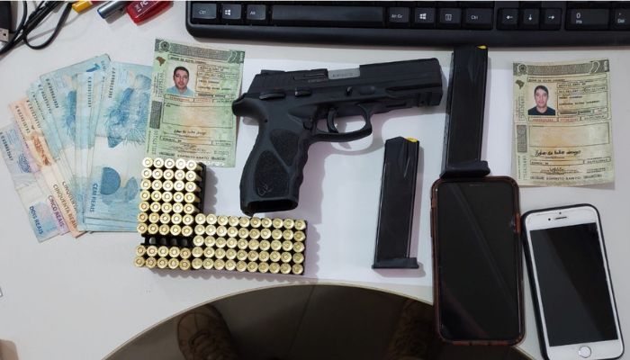 Homem é preso por comprar armas legalmente e vender a criminosos