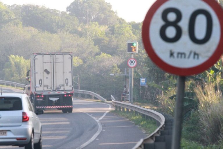 481 motoristas são multados todo dia por infrações graves