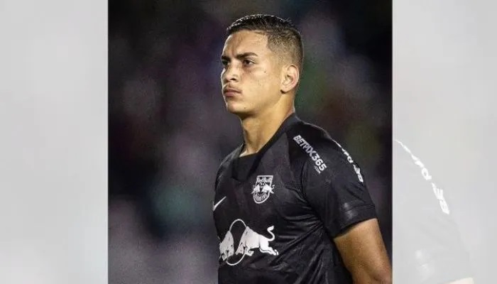 Renan tem contrato com Bragantino e Palmeiras rescindido por justa causa