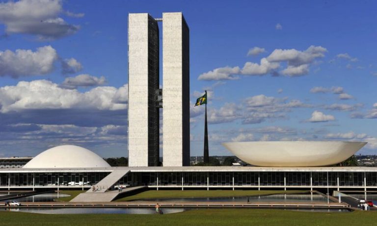 Veja o que muda com a nova lei do vale-alimentação e home office