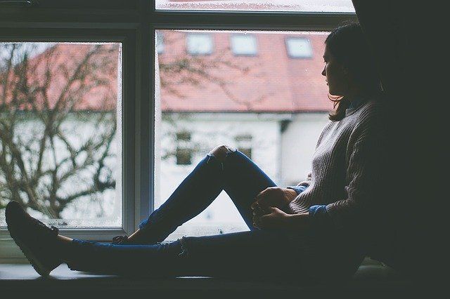 Solidão e isolamento social aumentam risco de infarto e AVC
