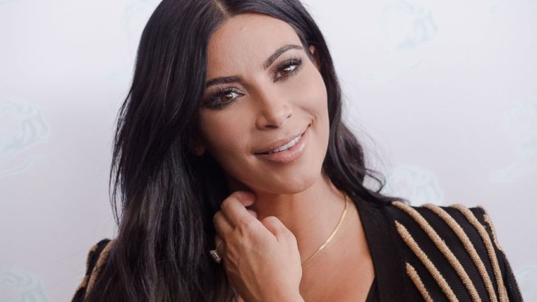 Kim Kardashian faz procedimento para “apertar” estômago: “Doloroso, mas vale”