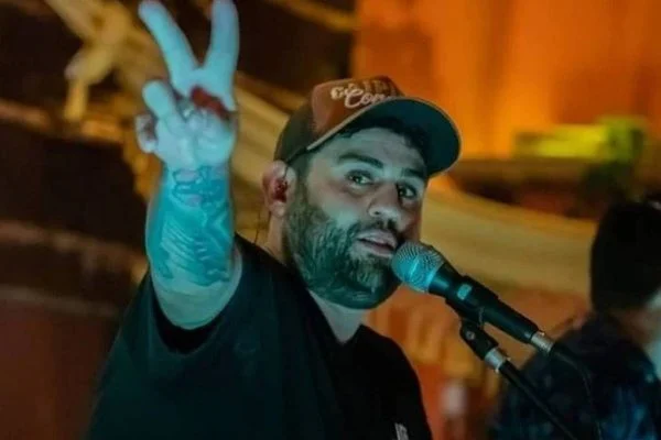 Cantor sertanejo morre após sofrer dois infartos