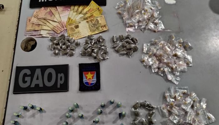 Homens são presos com drogas no centro de Vitória
