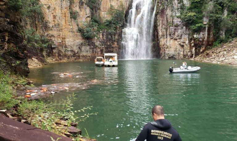 Familiares de vítimas de Capitólio pedem R$ 18 mi em indenização à Justiça